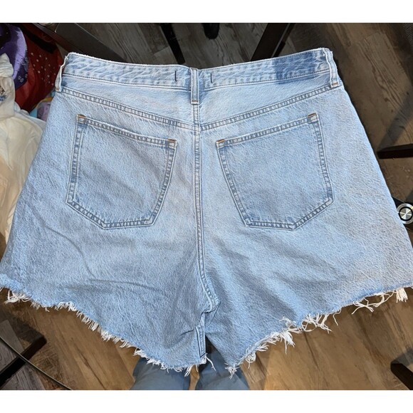 Abercrombie & Fitch Curve Love High Rise Loose Cutoff Denim Shorts Size 32 - Picture 2 of 13